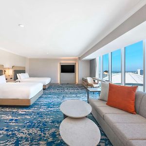 Queen Studio Suite Two Queen Beds Sofa Bed Theme Park View